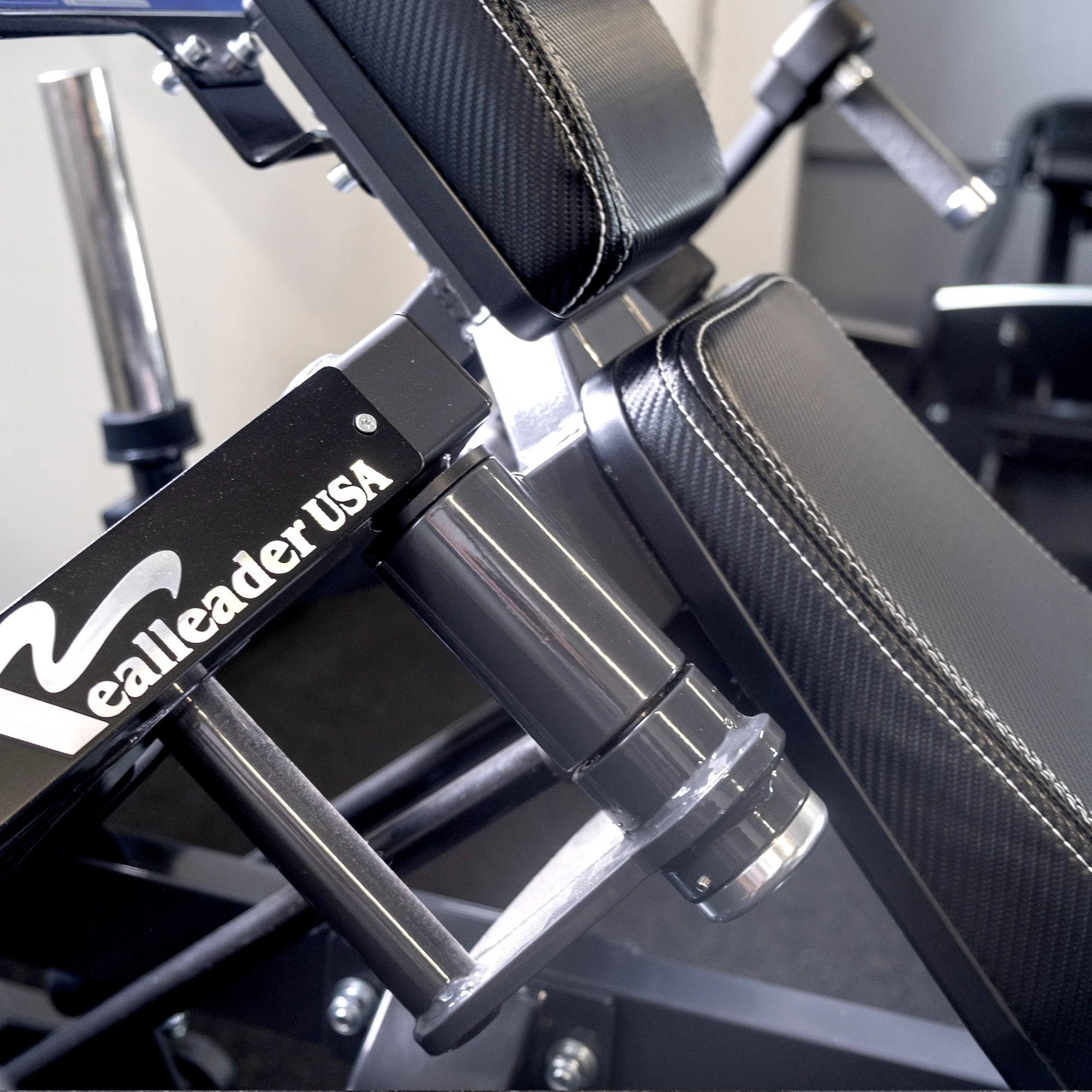 Грудной жим лежа на свободных весах Realleader LD-1013 (пек дек) (HSPro-1013) (серая рама, черная)