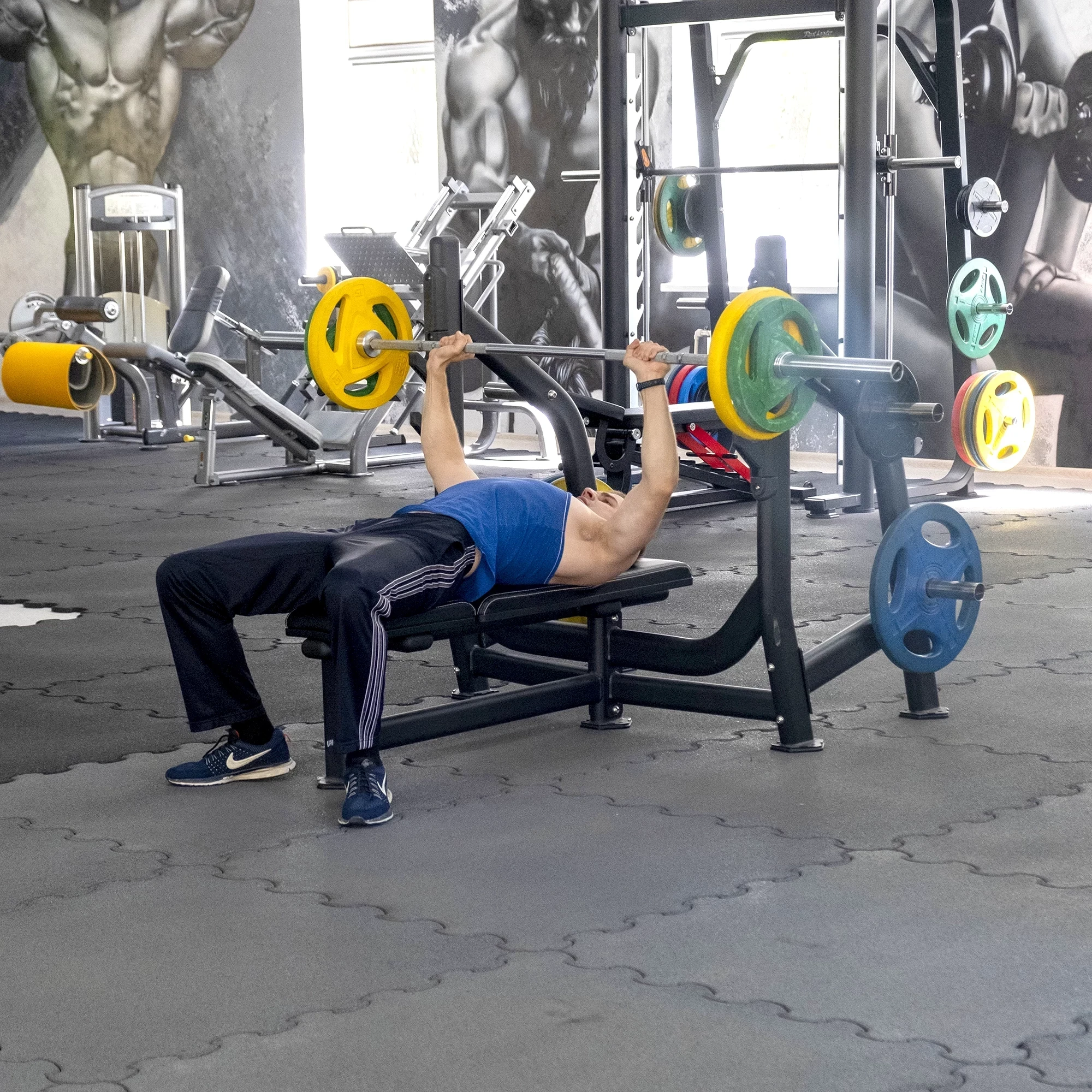 Скамья для жима Realleader FW-1001 (черная рама, бордовая обивка)